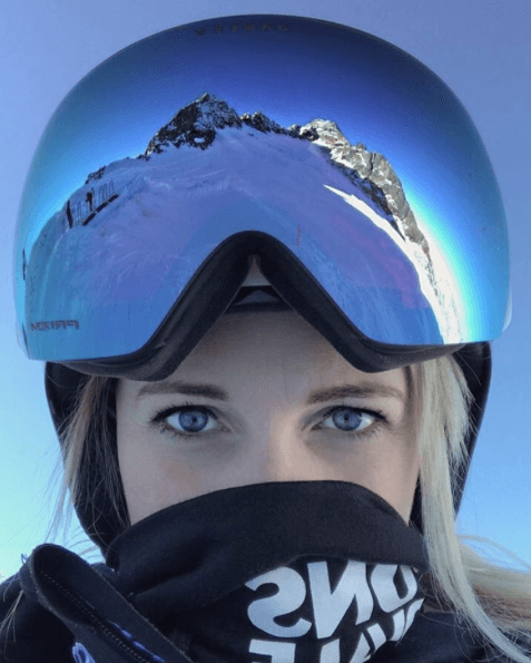 British Ski-cross Pro, Pam Thorburn profile photo with googles on her head