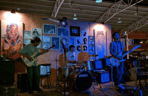 Things To Do In Chiang Mai band playing at boy Blues Bar 