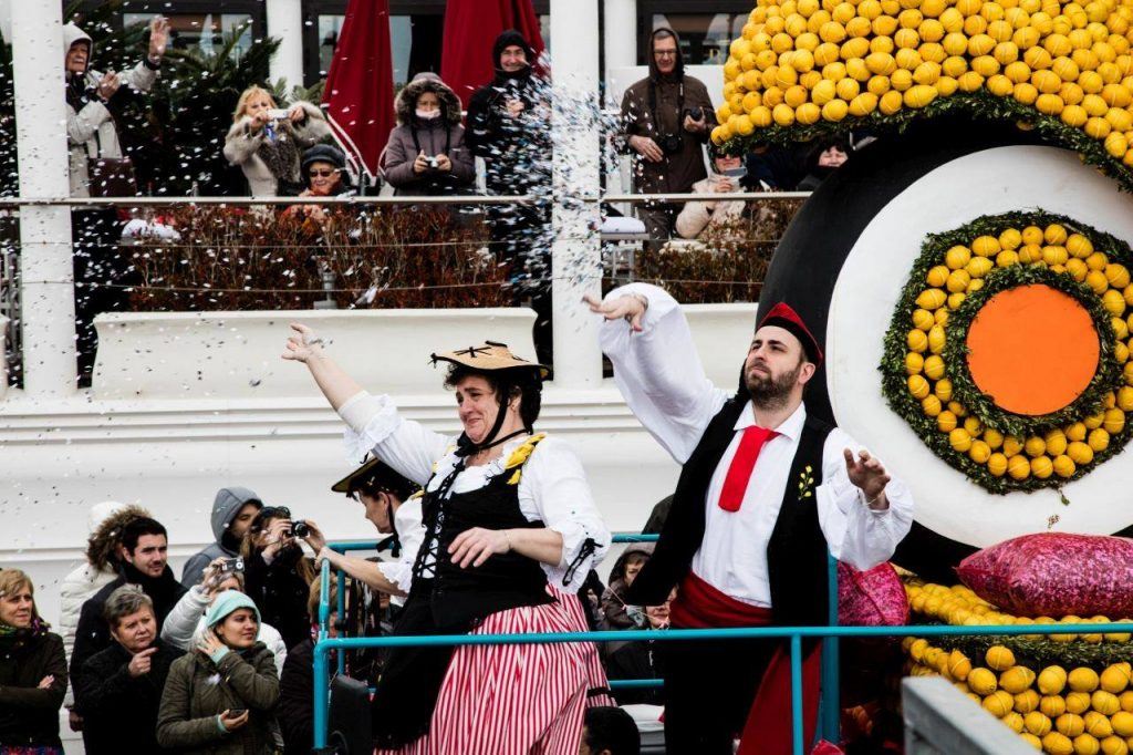 Wear layers at the Lemon Festival