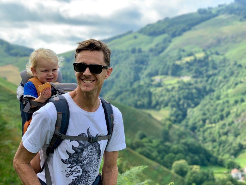 Family excursion oli russell-cowan with Theo hiking in France