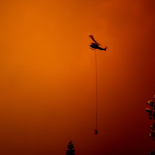 Helicopter rescue in Australian fires